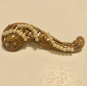 Brooch Mirian Haskel